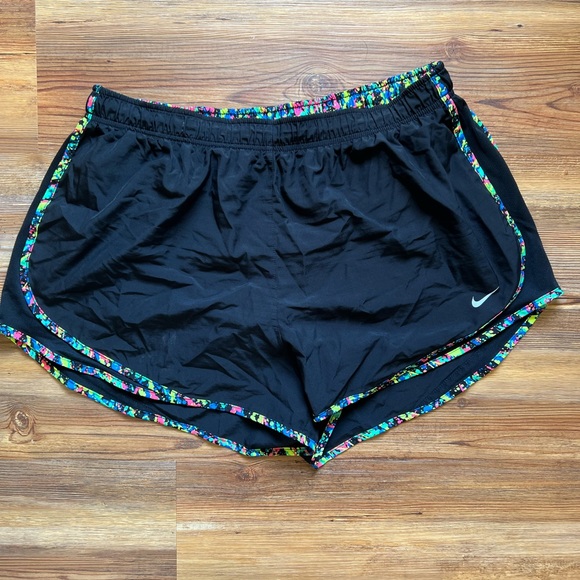 Nike shorts - Picture 1 of 5